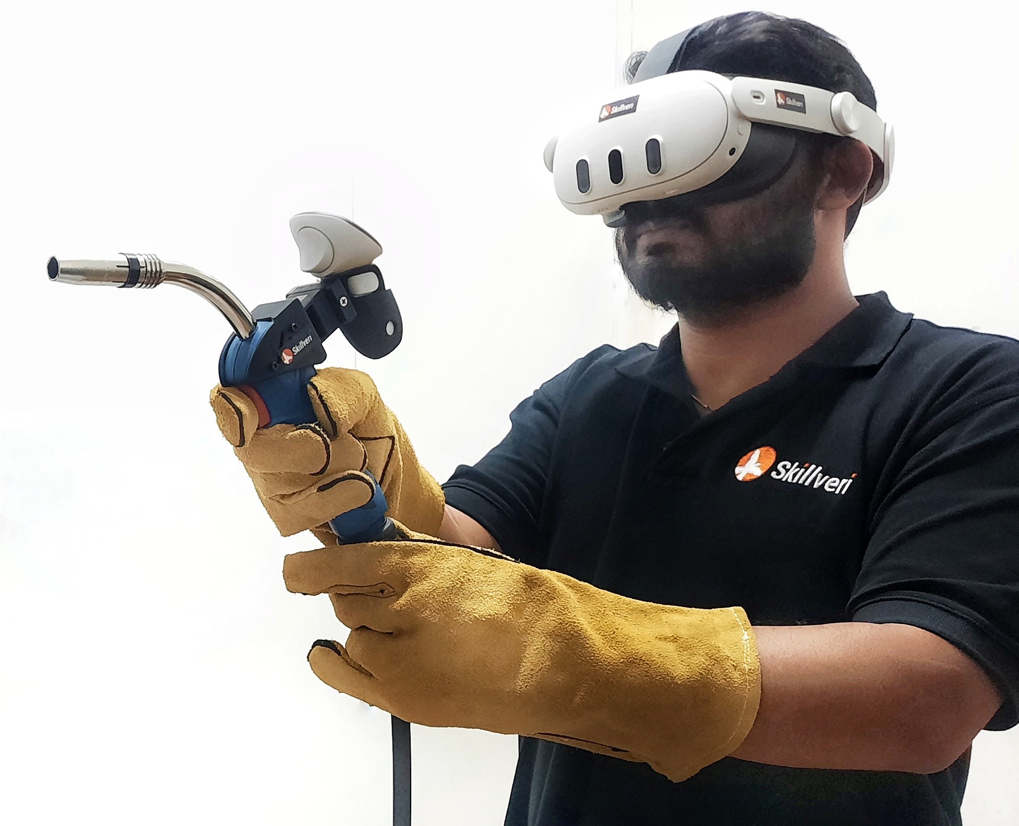 Skillveri VR XR MR welding simulator with real guns